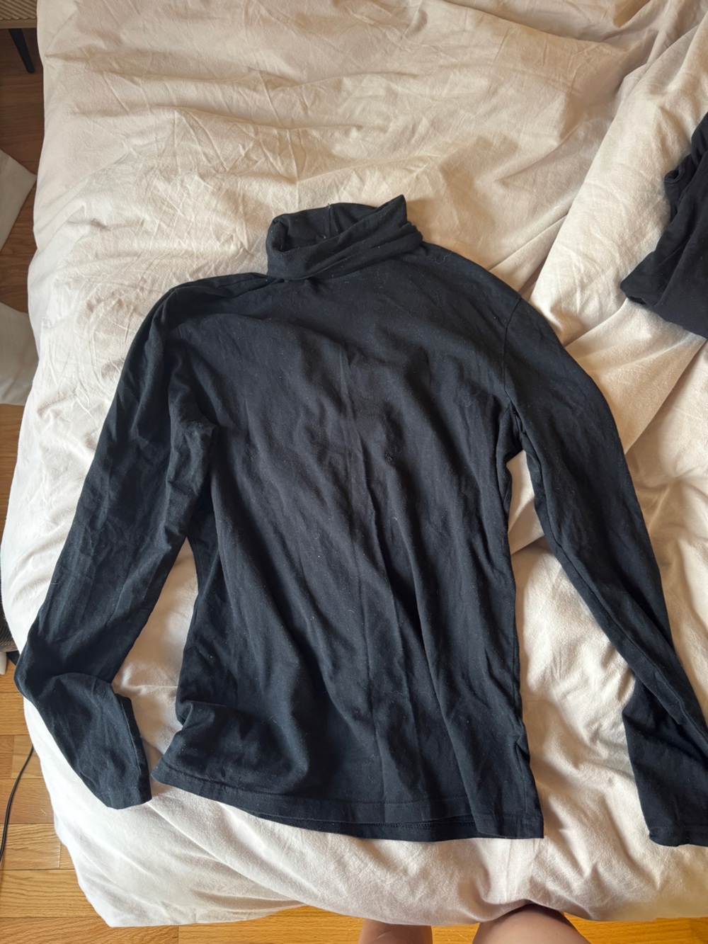 H&M Black Long-Sleeve Turtleneck Shirt